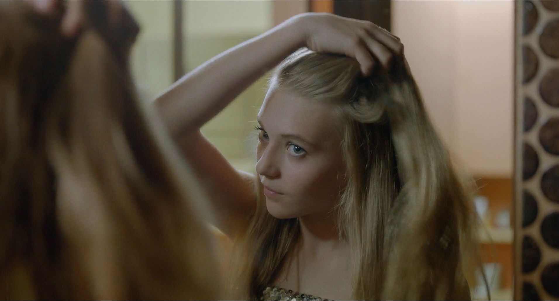 米雅·科贝伊-戈夫罗的写真