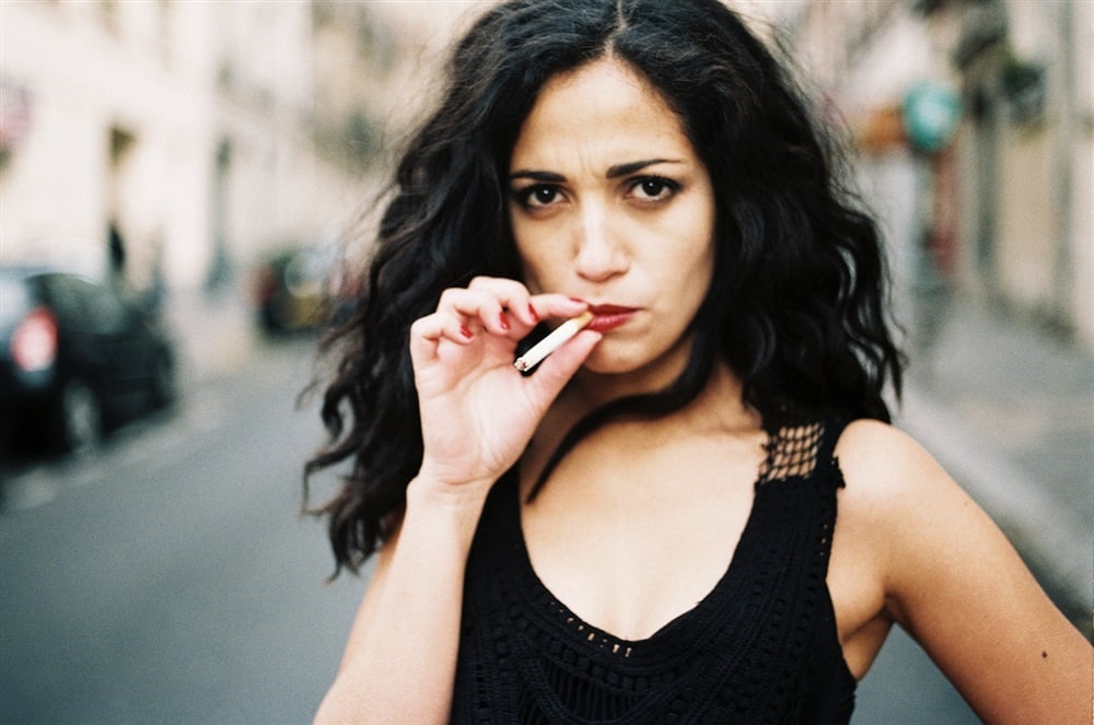 娜比哈·阿卡瑞的写真