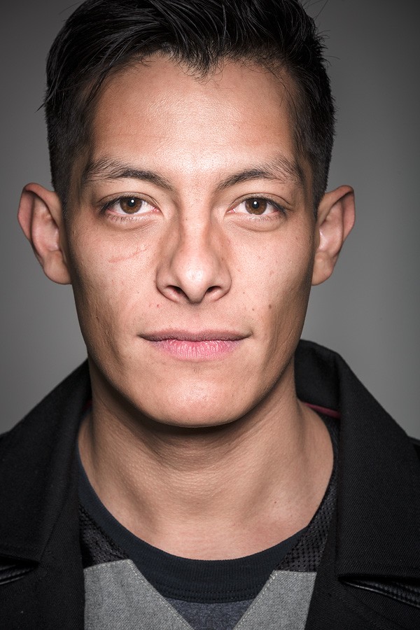 路易斯·阿伯提的写真