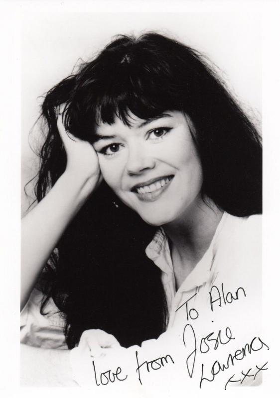 约茜·劳伦斯的写真