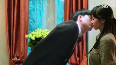 刘旻奎的写真-《主君的太阳》E05扮...