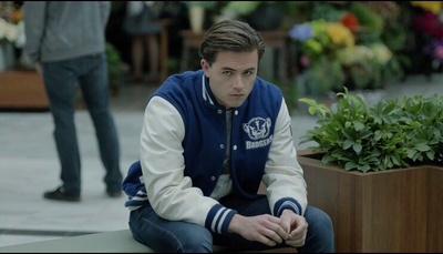 卢克·科斯格罗夫的写真-迷雾饰演Jay