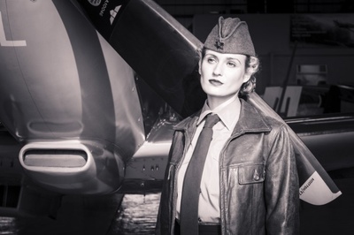 妮佳·海特洛娃的写真