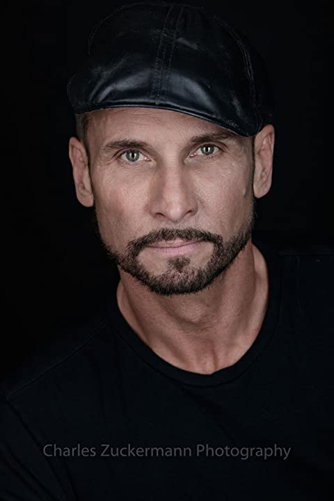 柯林·坎宁安的写真-柯林·坎宁安