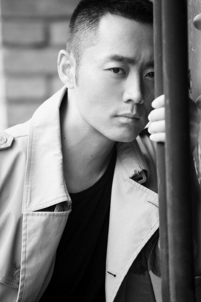 沈晓海的写真-沈晓海“秋意”盎然黑...