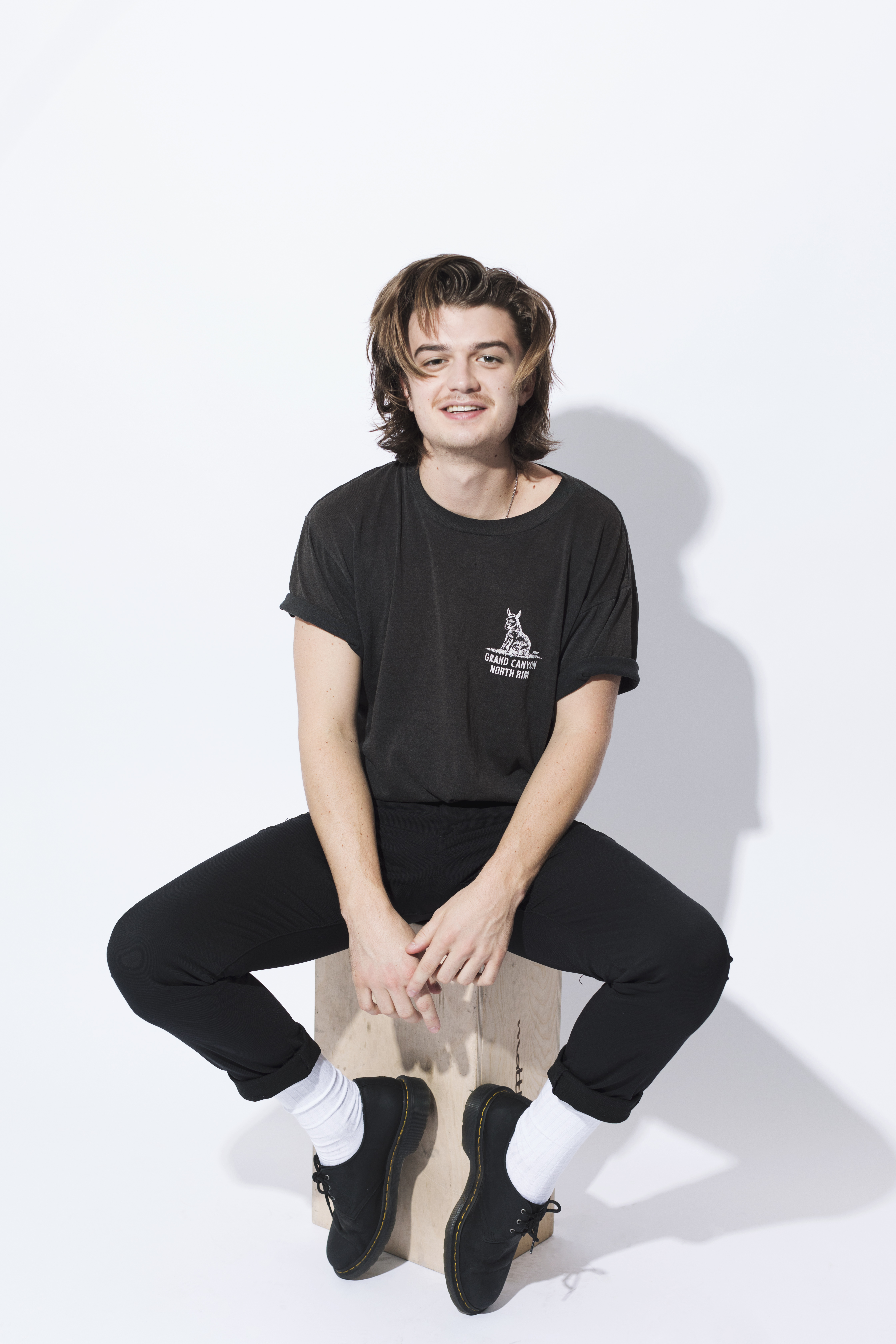 乔·基瑞的写真-by Ashley Batz for bus...