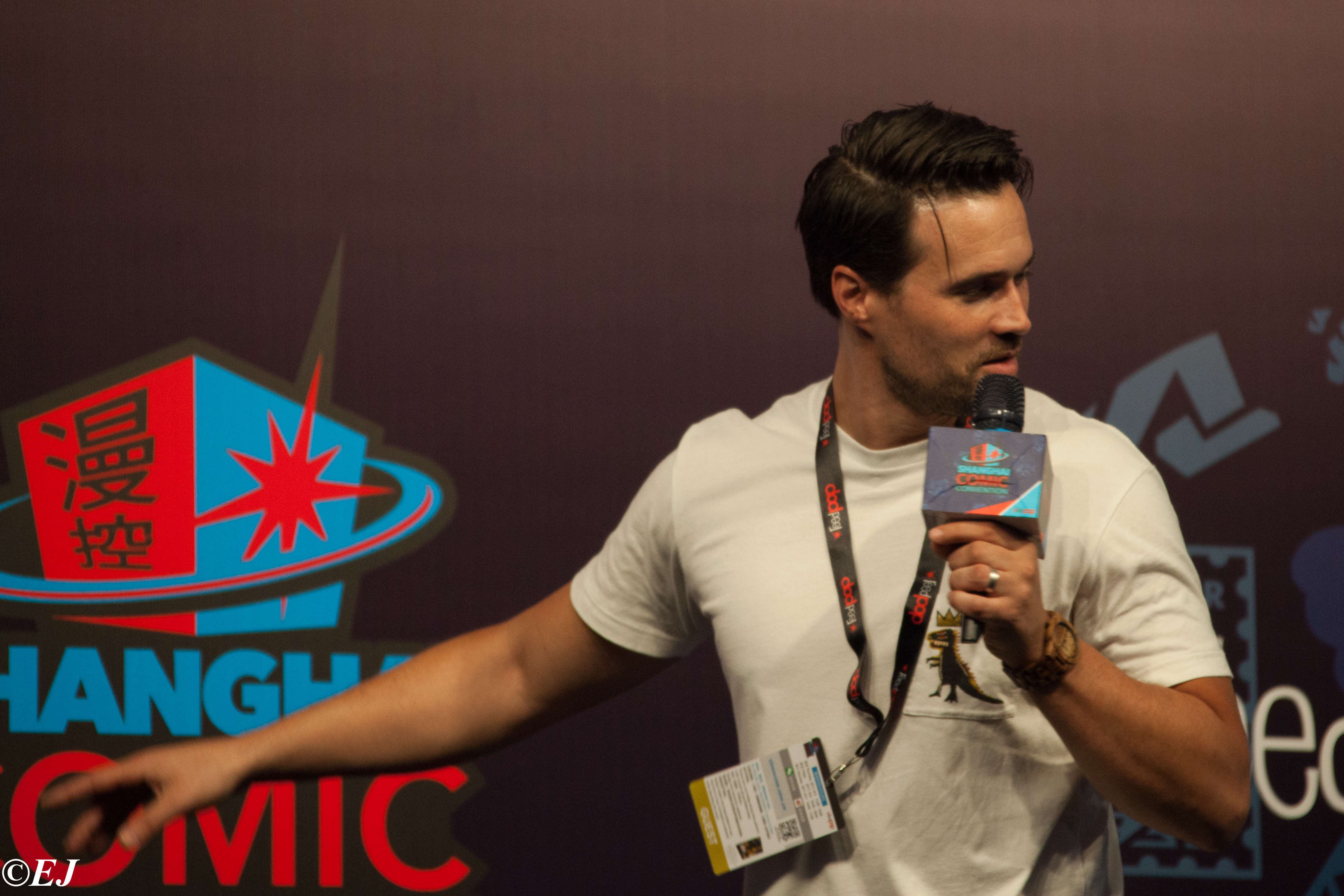 布雷特·道顿的写真