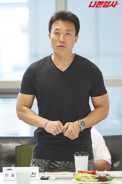 金大镇的写真-坏刑警 나쁜 형사 (201...