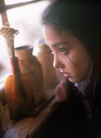 中山亚微梨的写真-侧颜