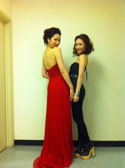 胡蓓蔚的写真-与李亞男