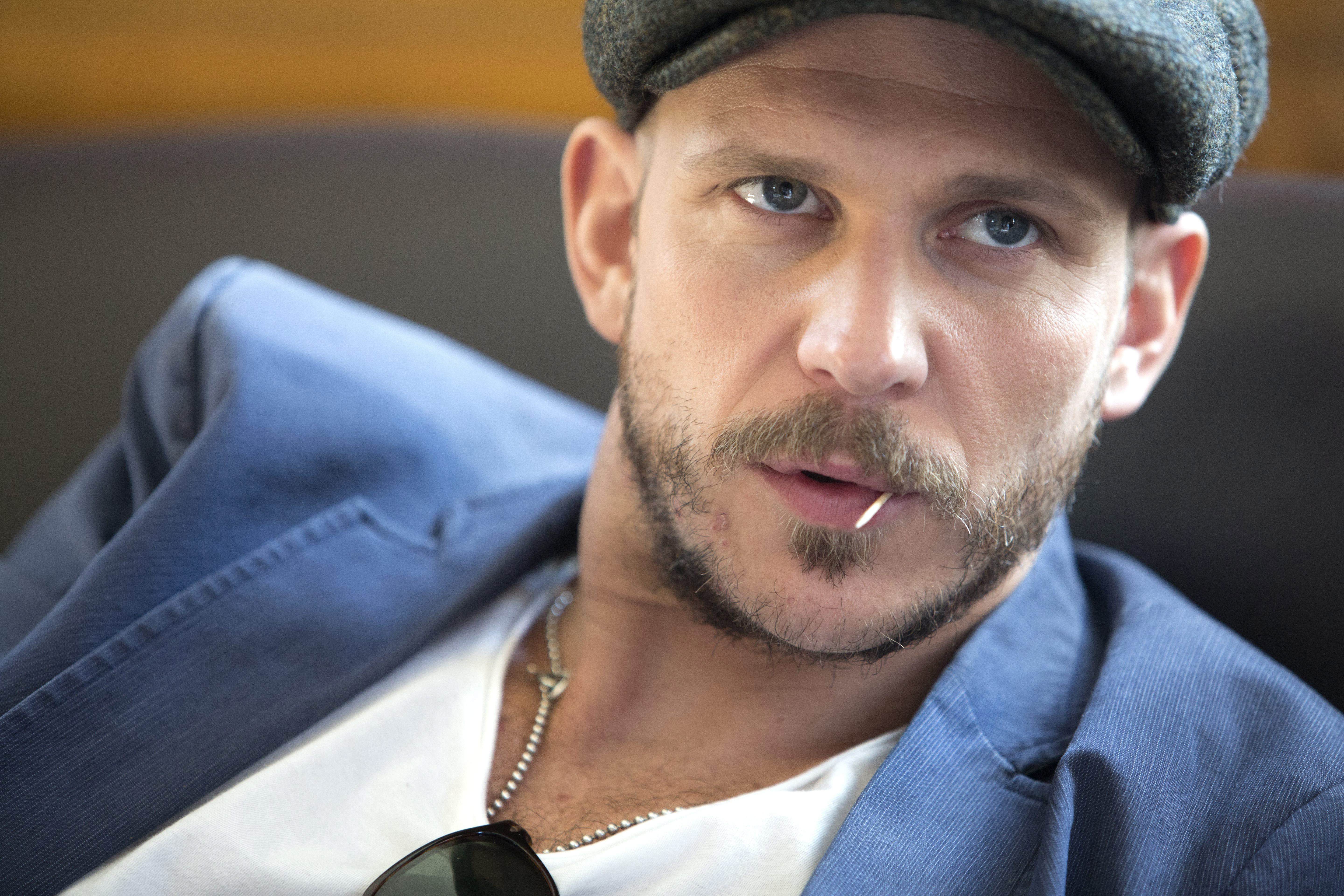 古斯塔·斯卡斯加德的写真