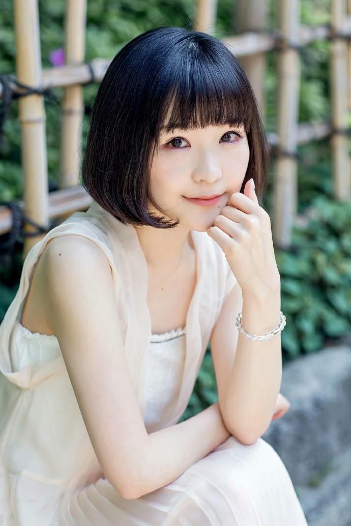 高桥未奈美的写真