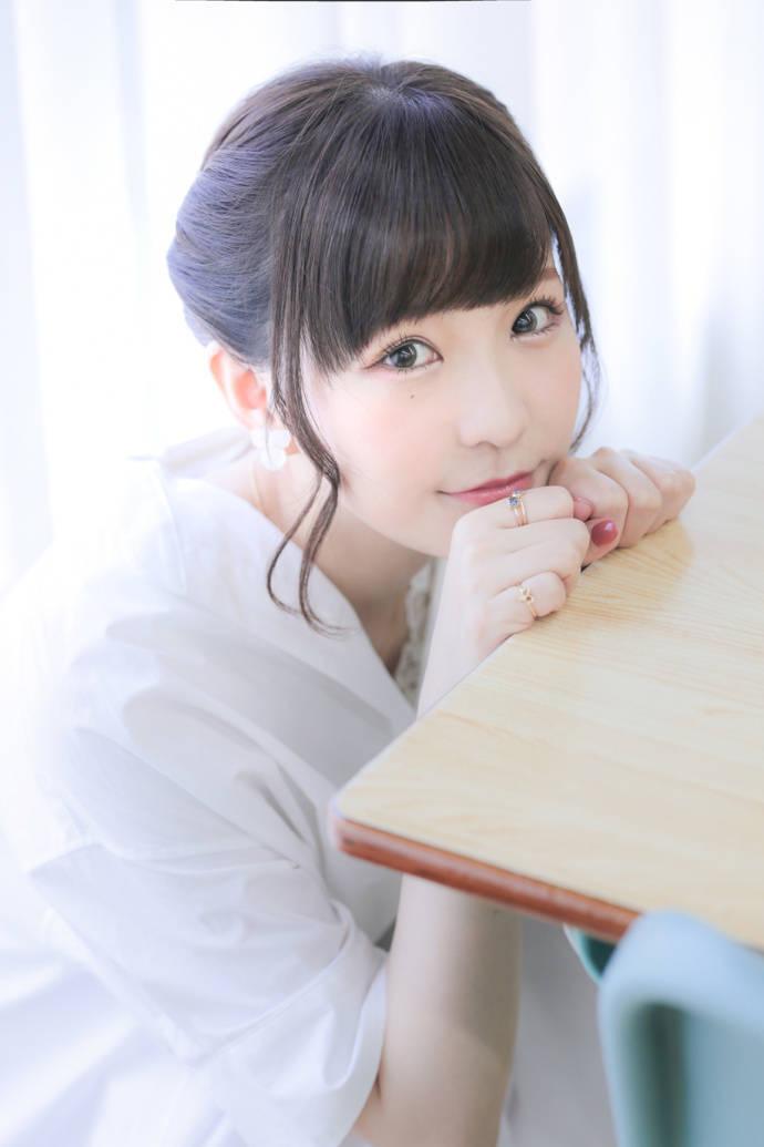 高桥未奈美的写真