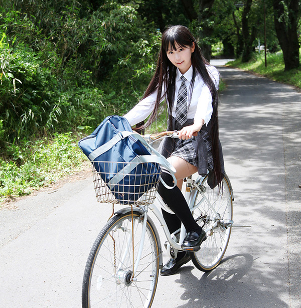 小岩井小鸟的写真