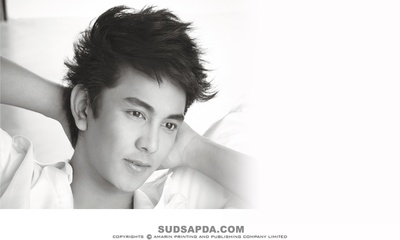 塔文·耀万鹏滚的写真