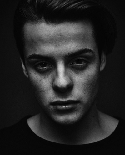 赫尔曼·蒂美拉斯的写真-来源本人INS  每一张...