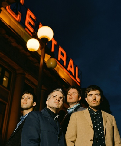 泰格·伦岩的写真-The Awkward Stage