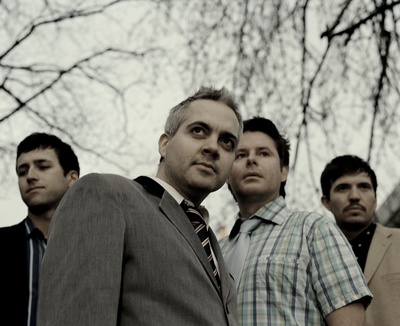 泰格·伦岩的写真-The Awkward Stage