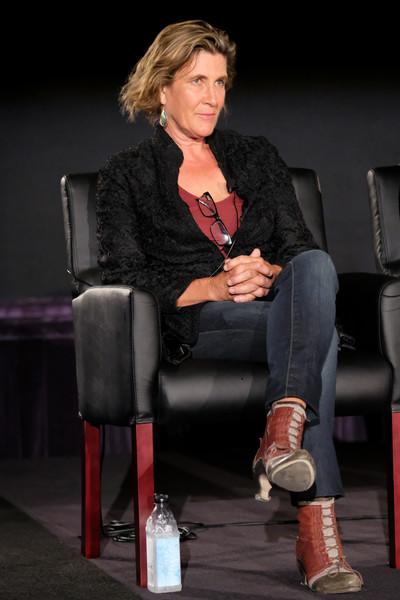 格温妮丝·豪特尔-佩顿的写真