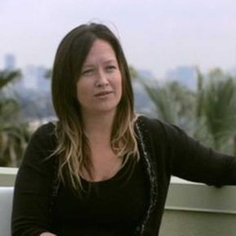 詹妮弗·林奇的写真