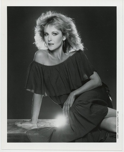 谢莉·法芭勒斯的写真