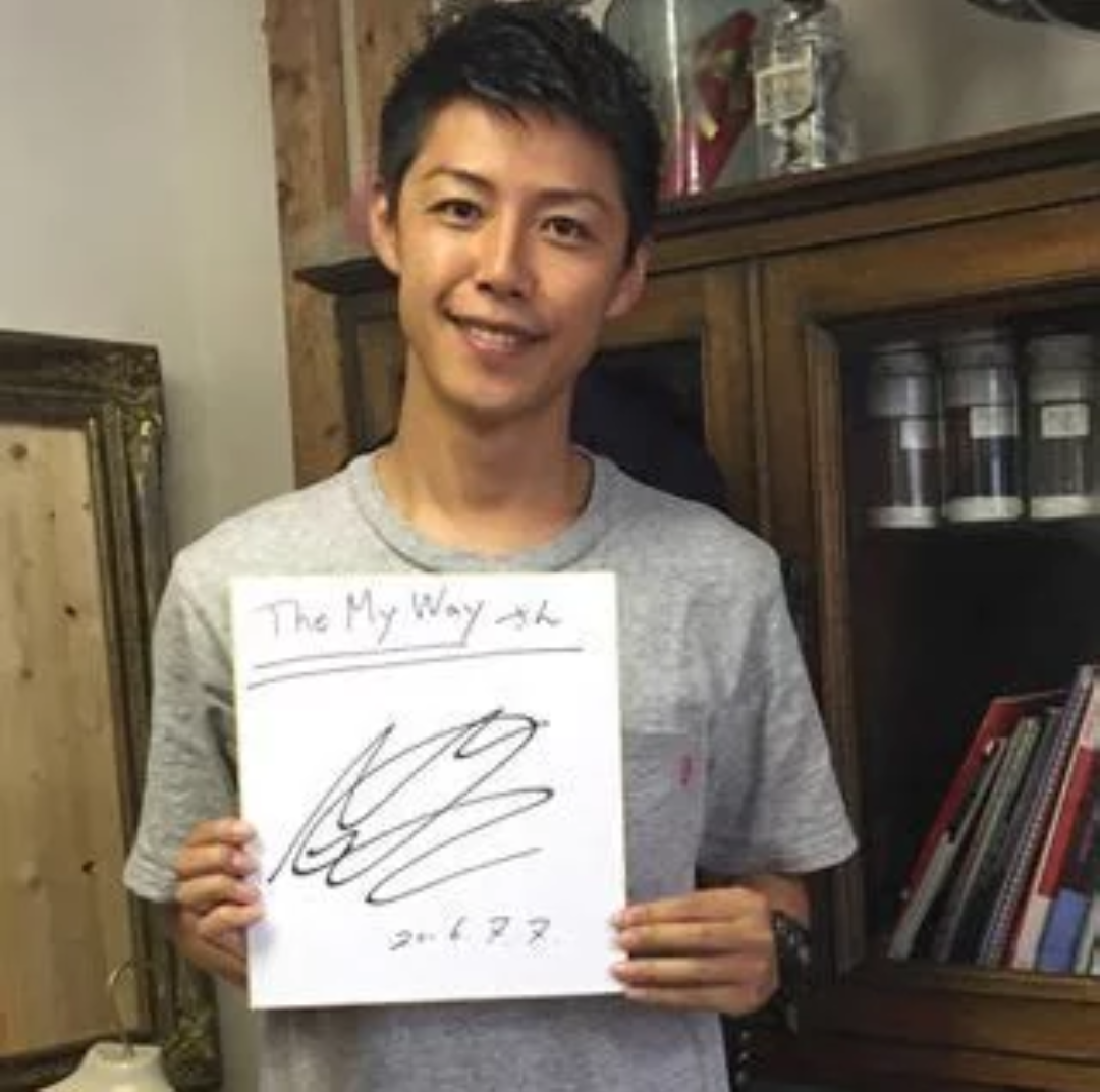 载宁龙二的写真