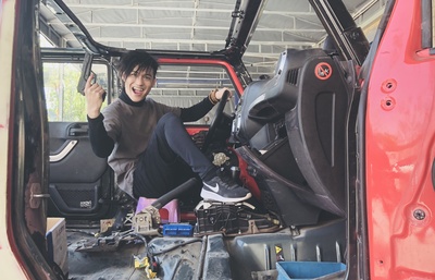 王屿的写真-参演他看见你的声音