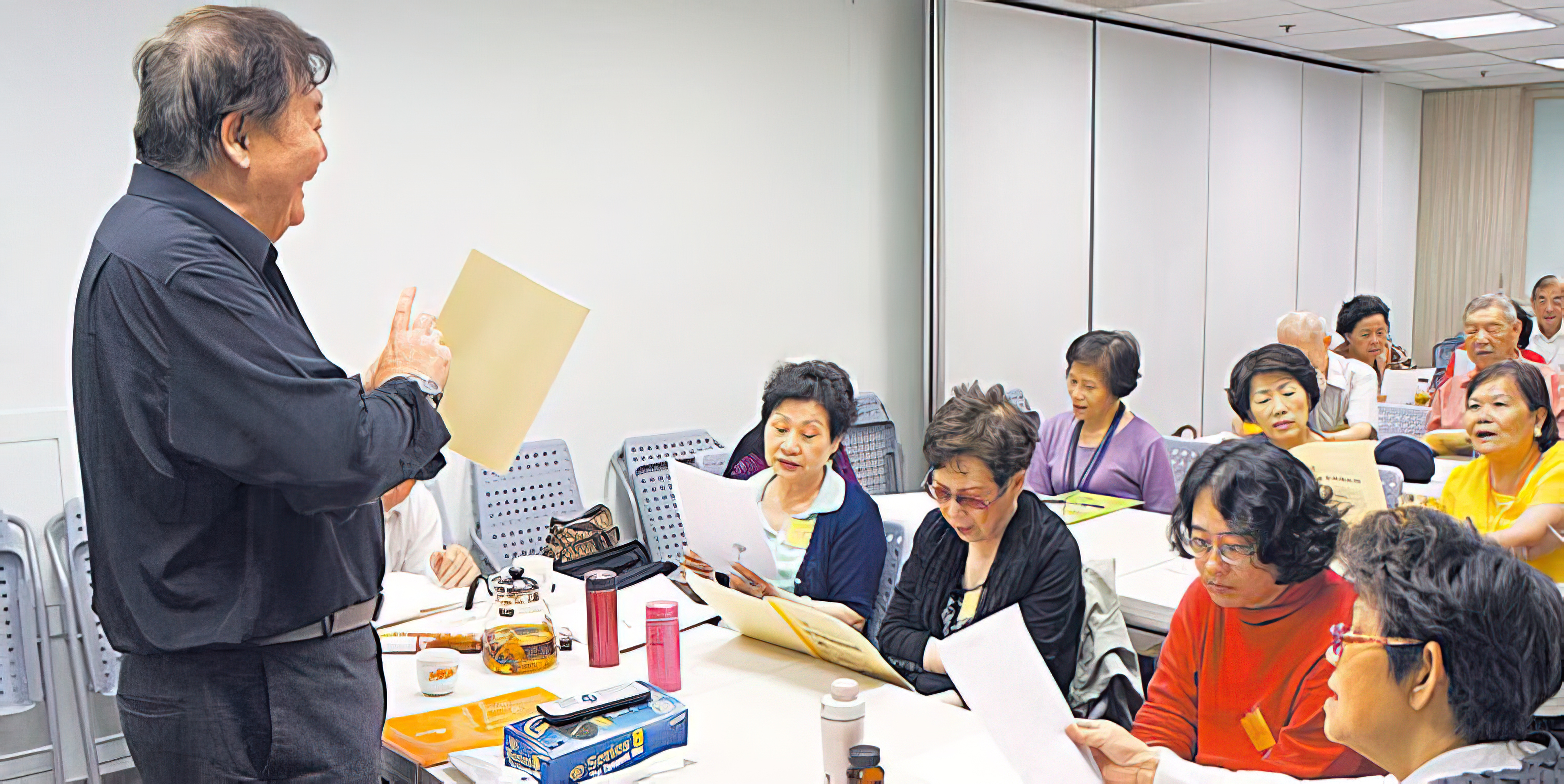 刘立祖的写真-劉立祖的教唱老歌班，...