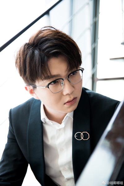 毛不易的写真-哦~