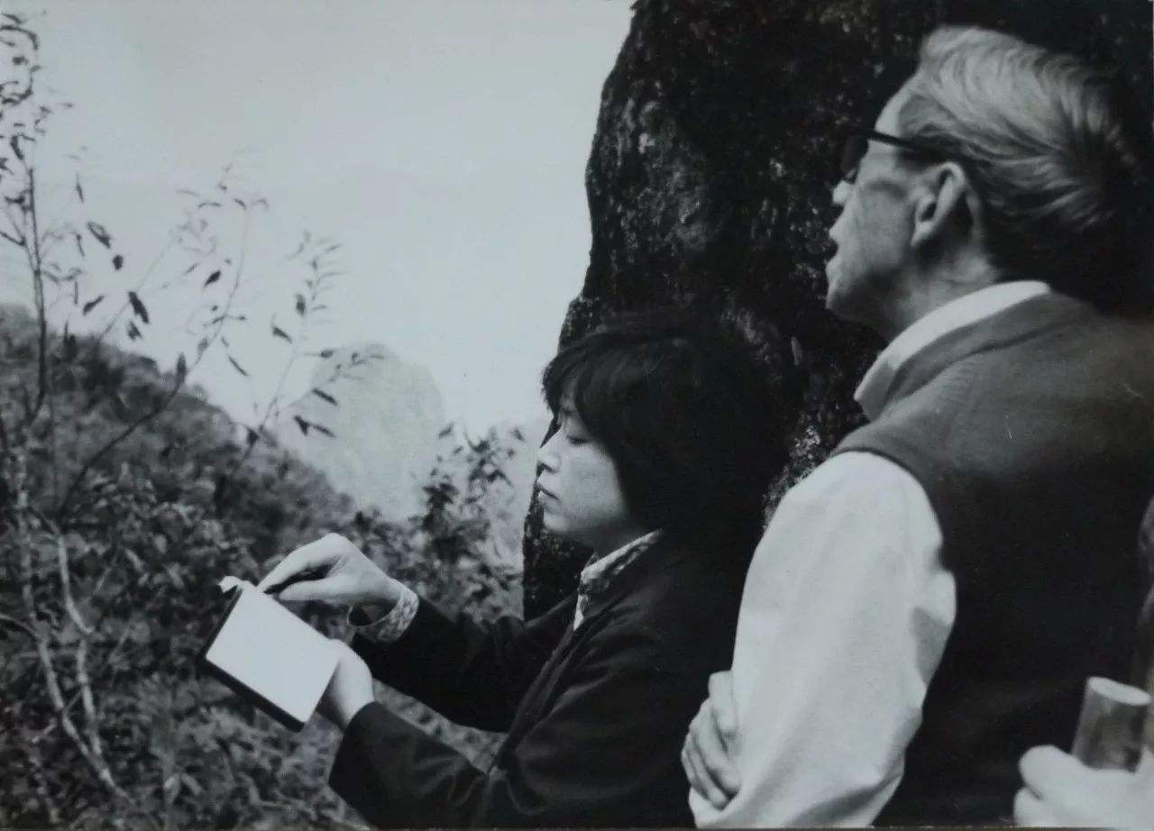 林文肖的写真-摄制组外出写生左起：...