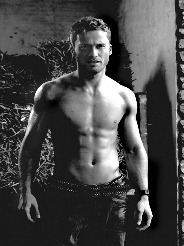 多米尼克·萨雷-扎奇的写真