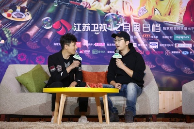 岑俊义的写真-《三个院子》开播发布...