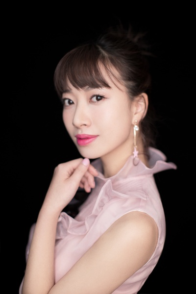 伊丹·爱莉的写真-伊丹·爱莉写真