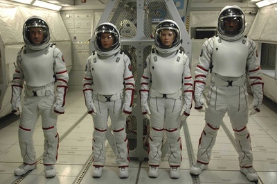 劳拉·哈里斯的写真