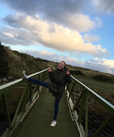 艾米贝丝·麦克纳尔蒂的写真