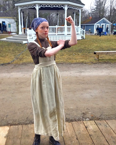 艾米贝丝·麦克纳尔蒂的写真