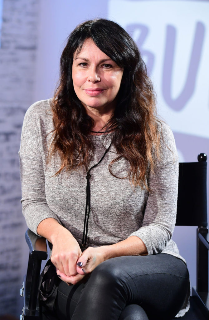 朱莉·格雷厄姆的写真