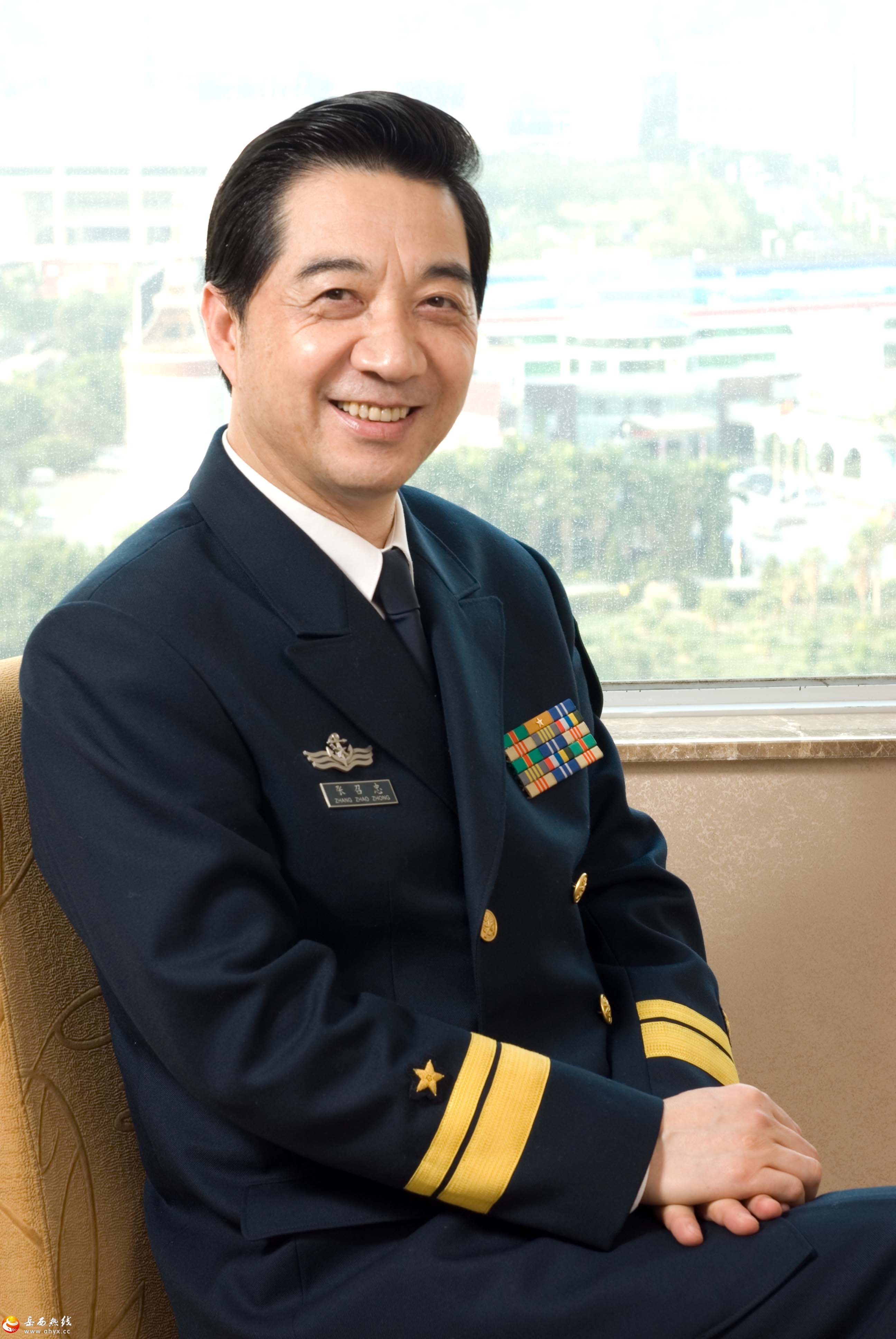 张召忠的写真-局座年轻时一定是个大...