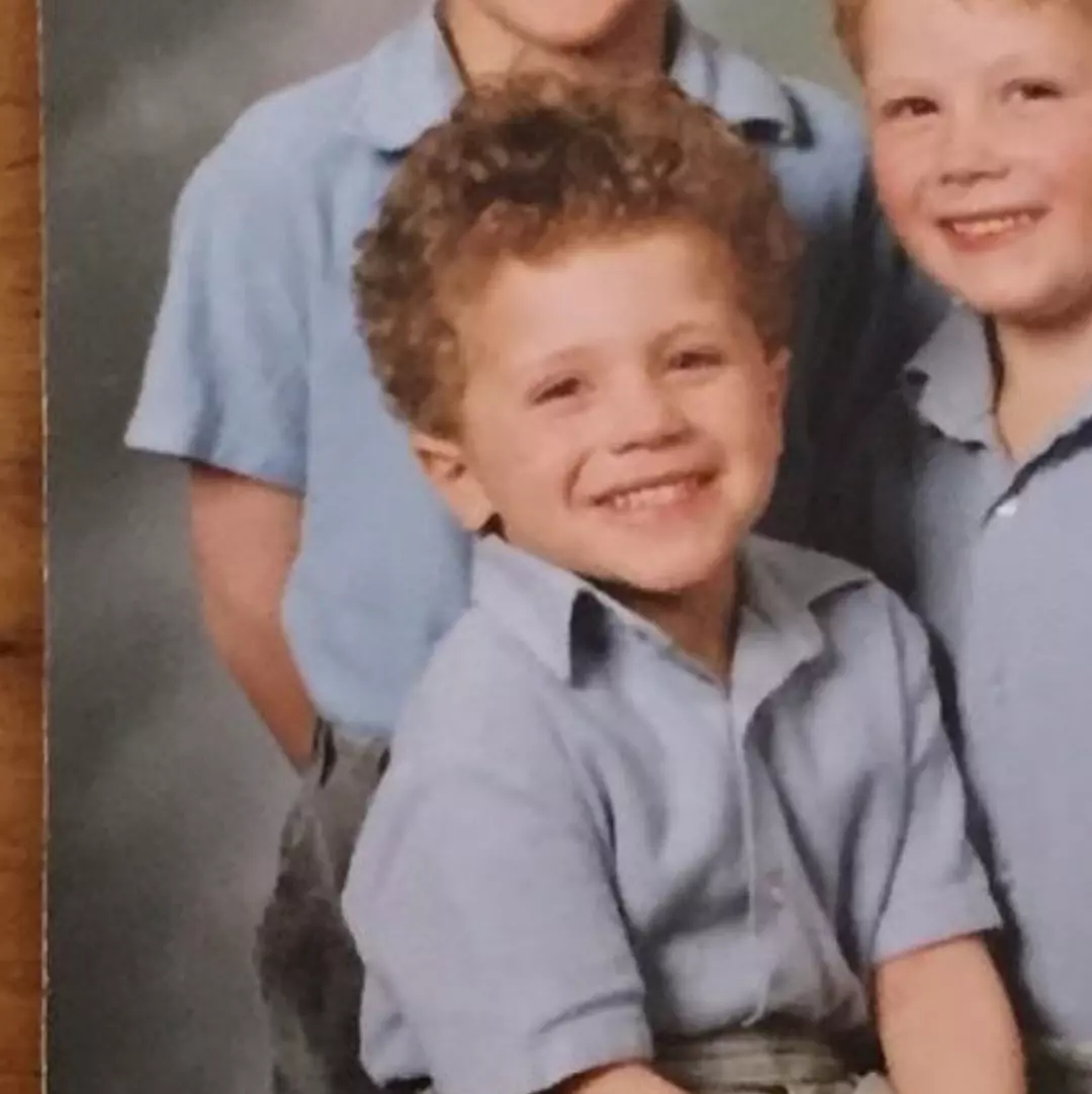 迪兰·卢埃林的写真-小时候太可爱了