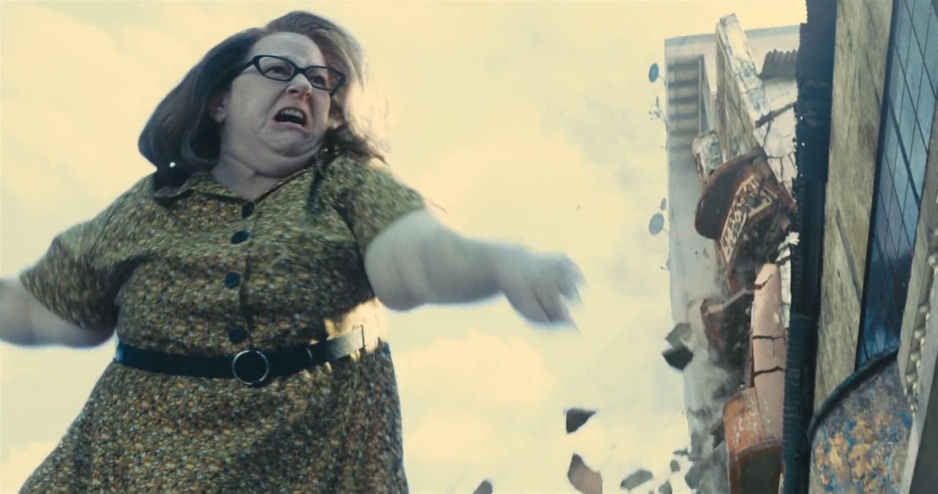 林恩·阿什的写真-《自杀小队2021》波...