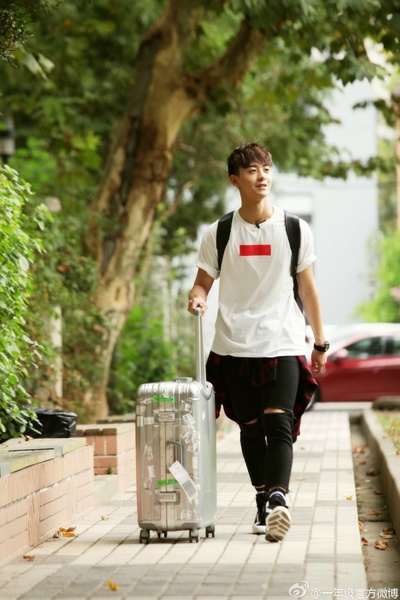 赵志伟的写真-一年级宣传照