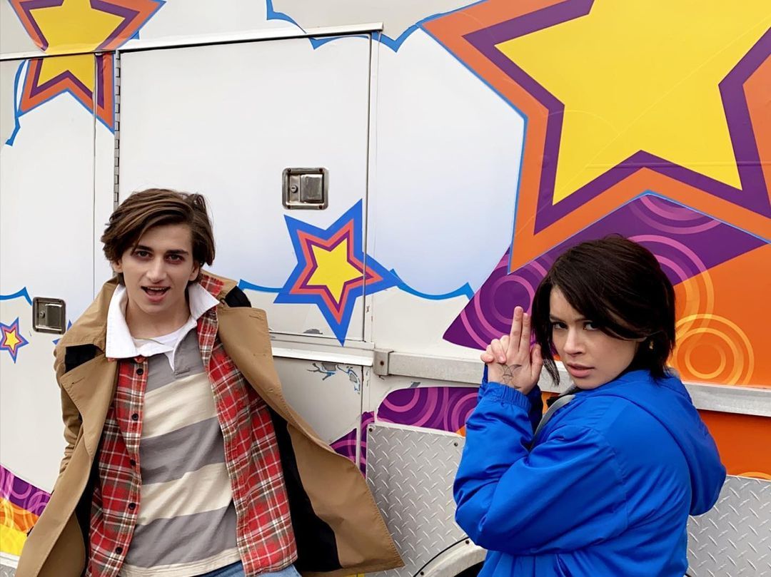 马达琳·侯切尔的写真-末日巡逻队S3