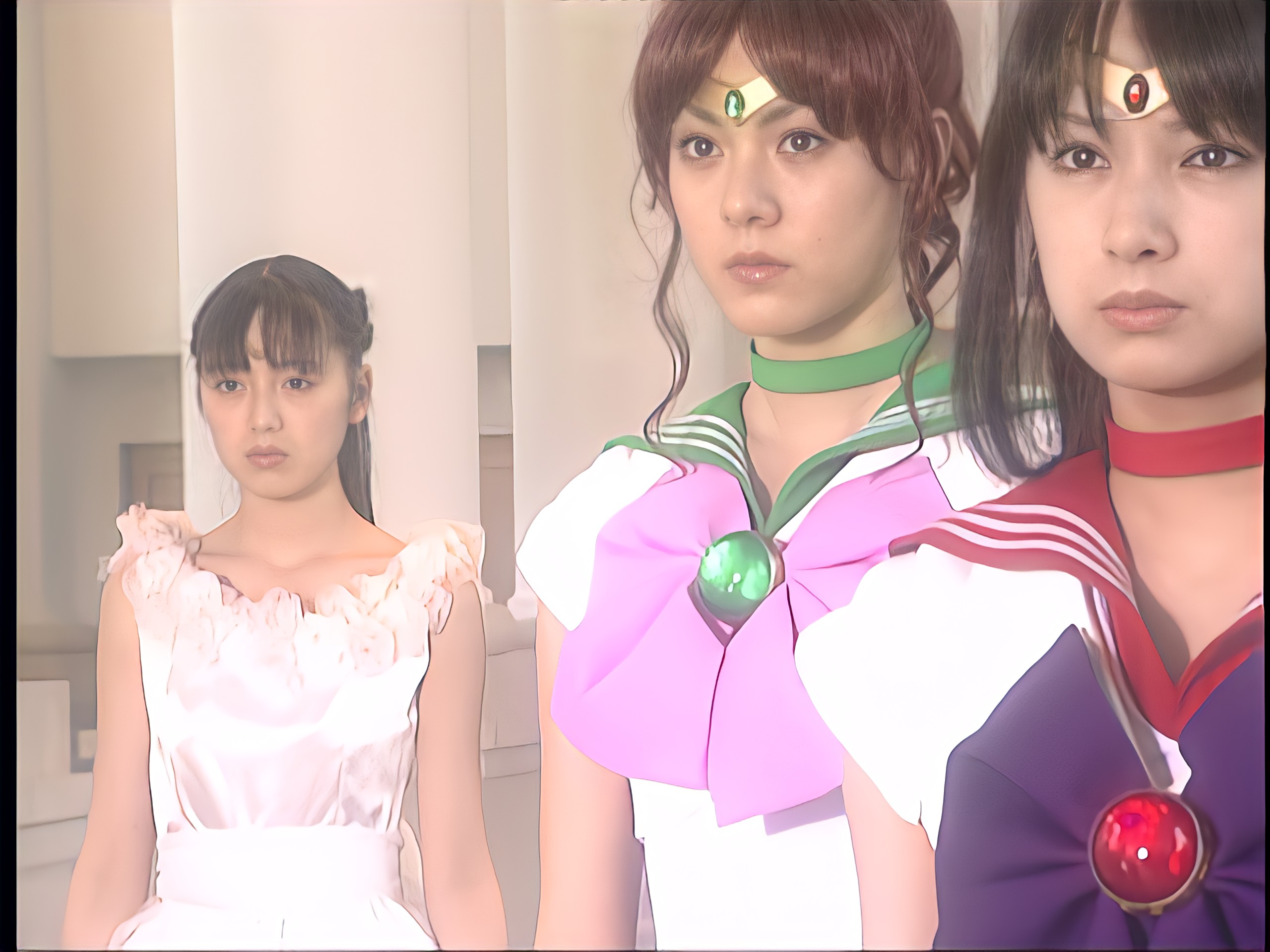 安座间美优的写真