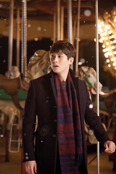 李宗泫的写真-cr logo 侵删