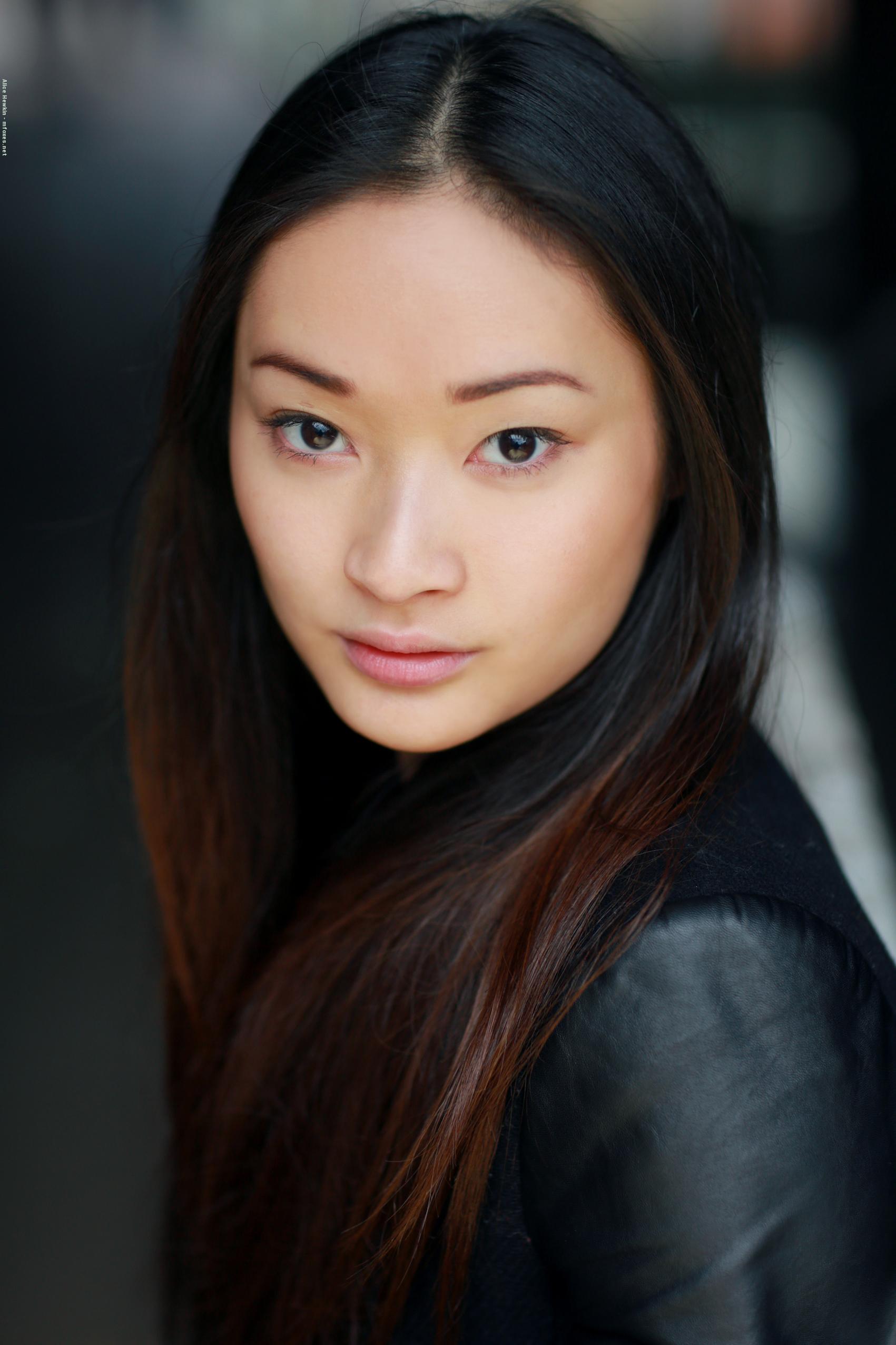 爱丽丝·休金的写真