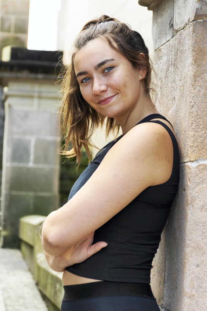 詹妮弗·巴里的写真