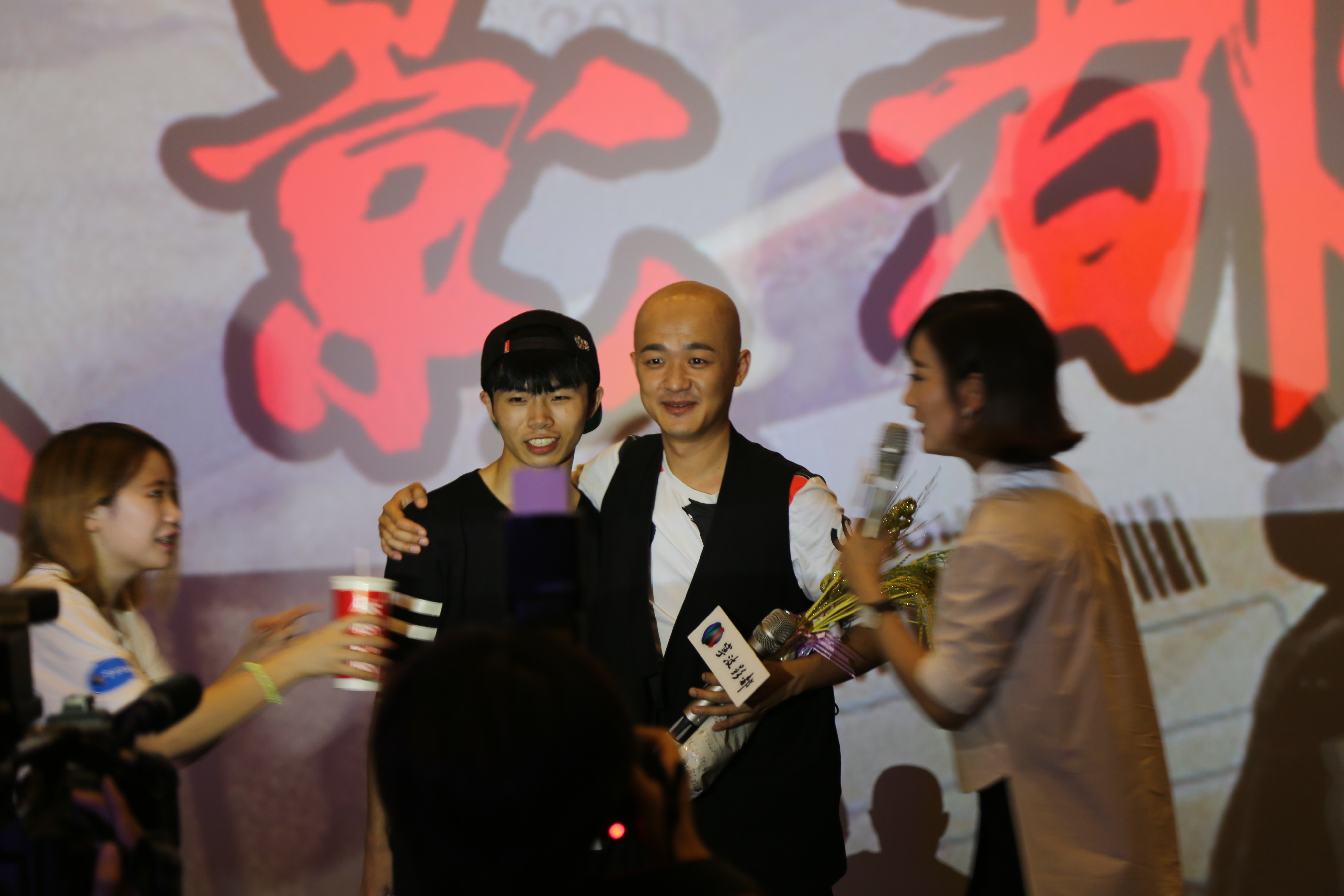 李泽宁的写真-李泽宁与包贝尔《港囧...