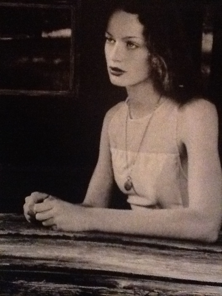 罗莎琳德·霍尔斯特德的写真