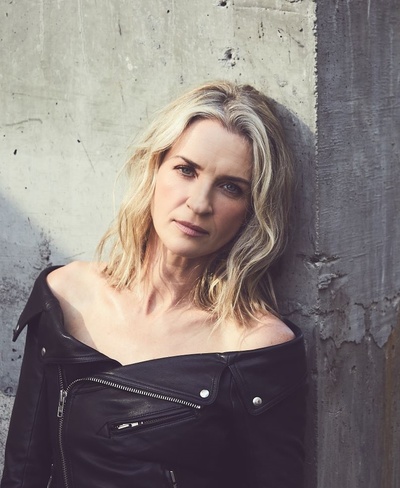 爱沃·卡拉丹的写真