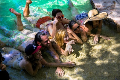 米拉娜·薇恩翠的写真